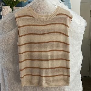 Short sleeve sweater